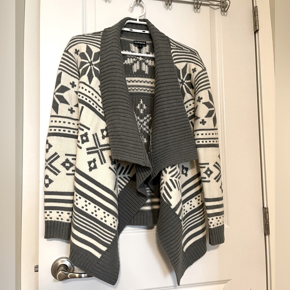 Nordic Snowflake sweater size XS fits like a size 6 or 36 bust